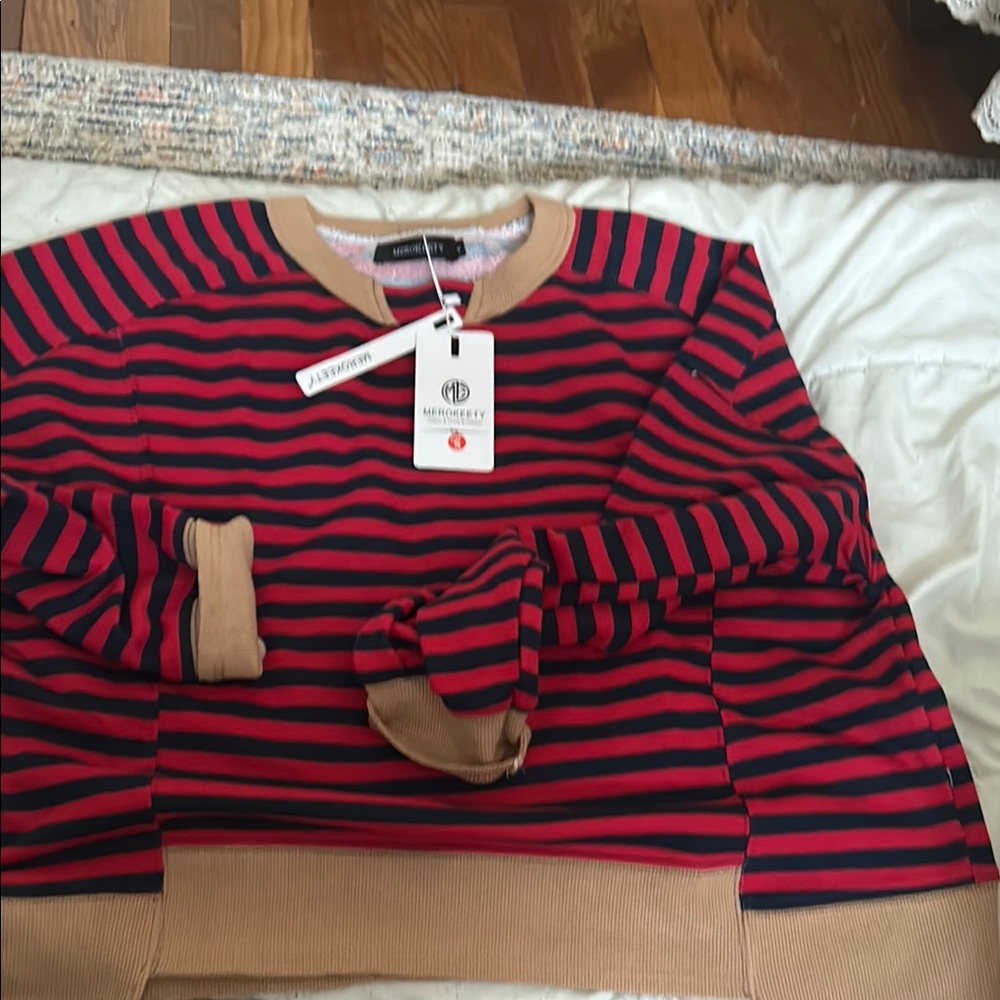 Sweatshirt